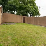 Modern 4 Bed In Swansea Tv In Every Room And Parking