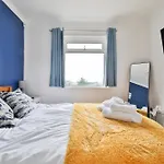 Modern 4 Bed In Swansea Tv In Every Room And Parking
